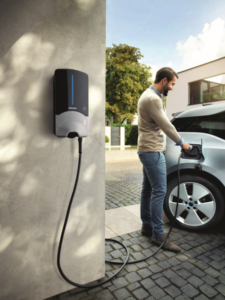 Wallbox Webasto Pure (v.2) 22 kW / 7 m kábel